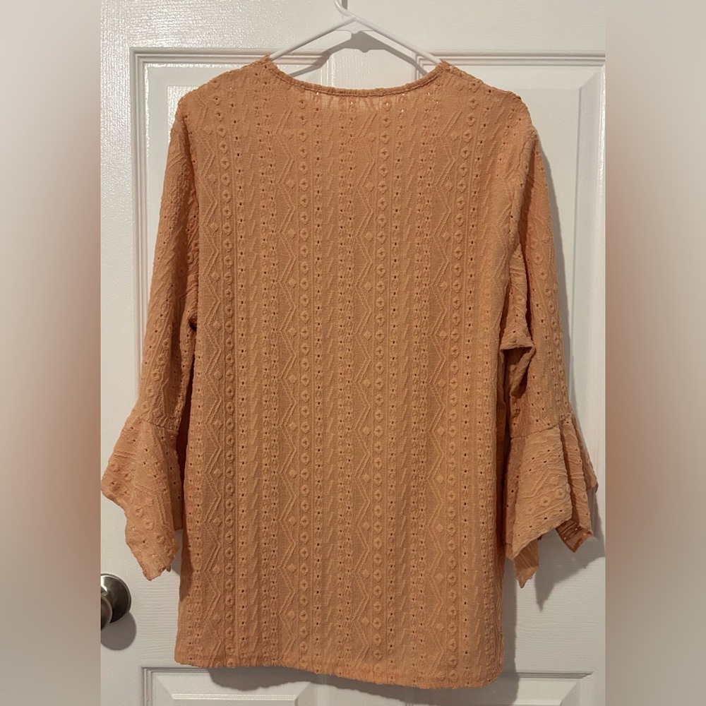 EUC Peach Textured Top with Lace - Picture 2 of 5